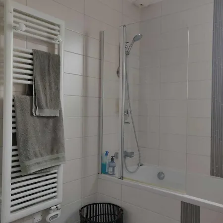 Chambres D'hote Dans Maison, Piscine, 5 Minutes A Pieds De La ゲストハウス *