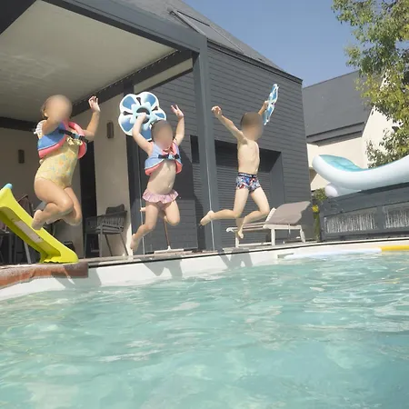 ゲストハウス Chambres D'hote Dans Maison, Piscine, 5 Minutes A Pieds De La