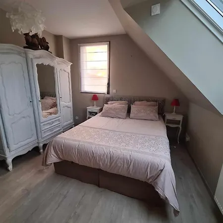 Chambres D'hote Dans Maison, Piscine, 5 Minutes A Pieds De La ゲストハウス サントーバン・シュル・メール