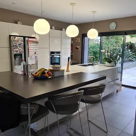 Chambres D'hote Dans Maison, Piscine, 5 Minutes A Pieds De La